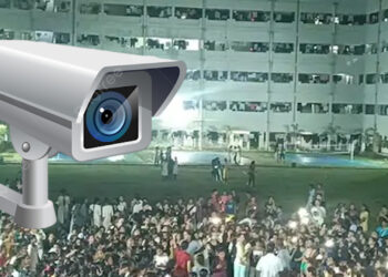 गर्ल्स वॉशरुम में हिडन कैमरा 300 से ज्यादा वीडियो रिकॉर्ड!