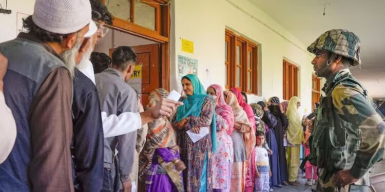 Jammu and Kashmir Assembly चुनाव तीन चरणों में, हरियाणा में चुनाव की तारीख भी घोषित