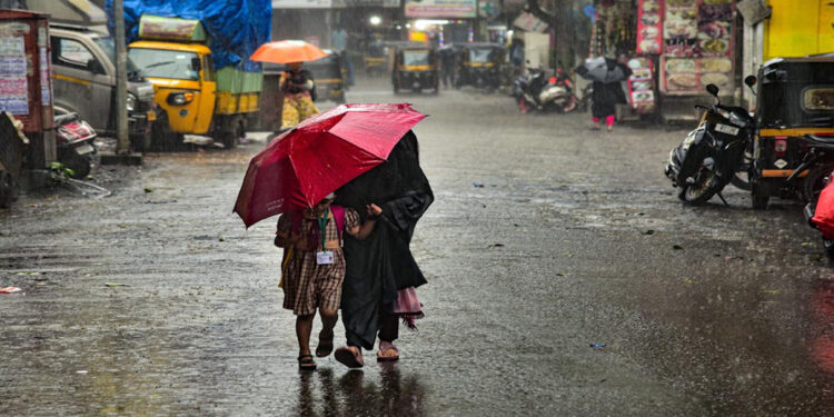 भारी बारिश के Red Alert के बीच राजस्थान मे मुसलाधार बारिश