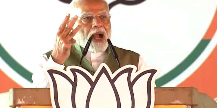 जम्मू–कश्मीर विधानसभा चुनाव: पीएम मोदी ने साधा कांग्रेस NC और PDP पर निशाना ..कहा सिर्फ इनके परिवार फले-फूले…आपको मिली तबाही!