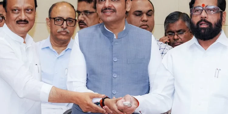 महाराष्ट्र विधानसभा चुनाव 2024 : BJP की पहली लिस्ट जारी, 99 प्रत्याशियों में देवेंद्र फडणवीस को नागपुर साउथ वेस्ट से टिकट, बावनकुले को कामठी से टिकट