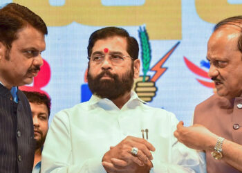 महाराष्ट्र विधानसभा चुनाव 2024 : सीनियर पवार को डिप्टी सीएम फडणवीस की चुनौती… मुख्यमंत्री पद के लिए करें अपने नाम का ऐलान’….!