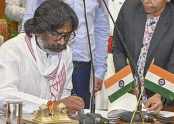 हेमंत सोरेन आज झारखंड के 14वें मुख्यमंत्री के रूप में शपथ लेंगे; विपक्षी दिखाएगा अपनी ताकत