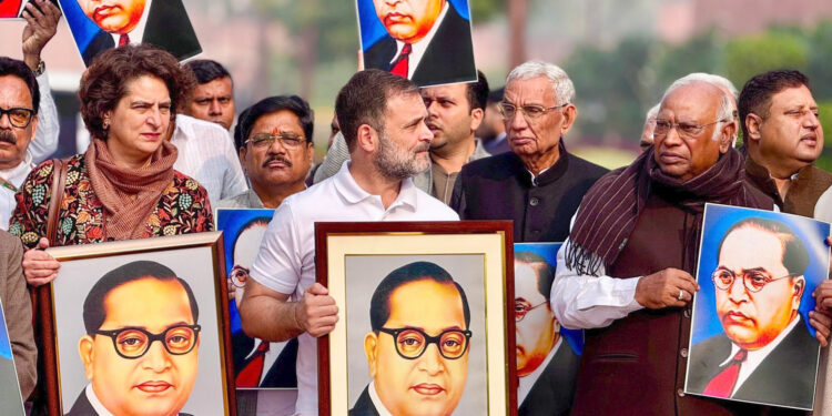 Amit Shah पर विपक्ष के हमले जारी, प्रियंका गांधी और अखिलेश यादव ने क्या कहा?