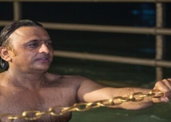 Mahakumbh rhetoric SP chief Akhilesh Yadav Uttarakhand bathing in holy land Haridwar Ganga