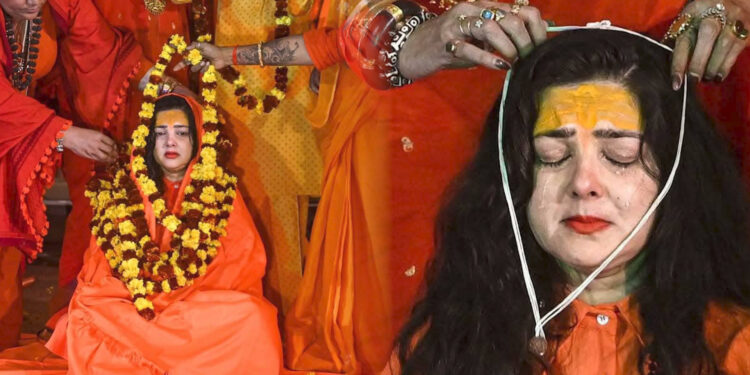 Mamta Kulkarni बनीं किन्नर अखाड़े की महामंडलेश्वर कुंभ में संन्यास लेकर सबको चौंकाया