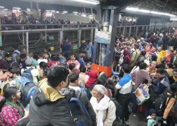 Stampede at New Delhi Railway Station Political rhetoric Former Railway Minister Lalu Prasad Yadav