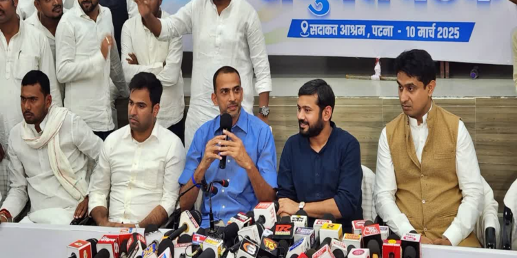 बिहार कांग्रेस आज शुरू करेगी ‘पलायन रोको नौकरी दो यात्रा