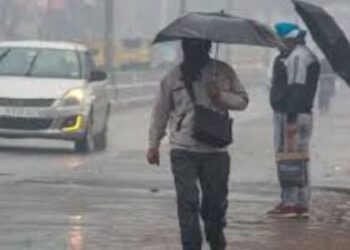 Weather changed in Delhi NCR areas rain increased coolness