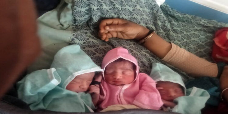 कुदरत का चमत्कार महिला ने एक साथ दिया तीन बच्चों को जन्म