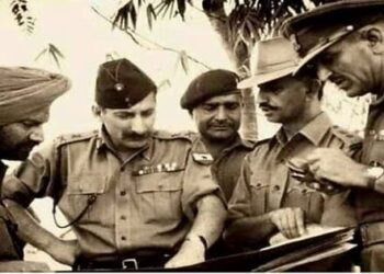 Former soldiers of the 1971 war again made this offer to take up arms and teach Pakistan a lesson