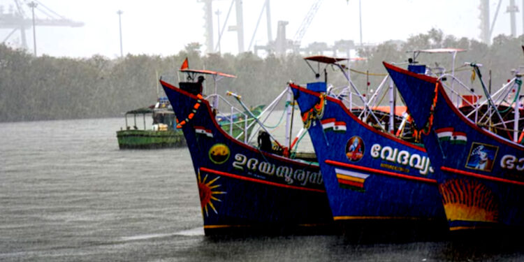 देशभर में मानसून की दस्तक, महाराष्ट्र-केरल समेत कई राज्यों में भारी बारिश का अलर्ट