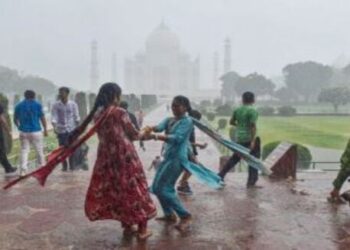 Heavy rain alert issued in Uttar Pradesh rain will bring great relief