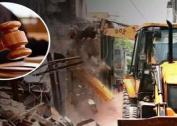 There is a lot of commotion in South East Delhi Batla House before DDA auction