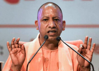 वाराणसी में सीएम योगी…विकास कार्यों की जमीनी हकीकत जानी..दी ये सख्त हिदायत