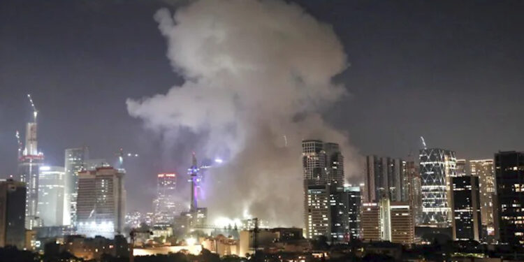 Israeli attack on Tehran : तेहरान पर इज़राइली हमला 60 की मौत, ईरान ने दी अमेरिका-UK को चेतावनी