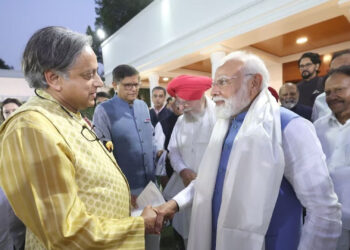 ऑपरेशन सिंदूर के बाद पीएम मोदी और शशि थरूर की मुलाकात बनी चर्चा का विषय