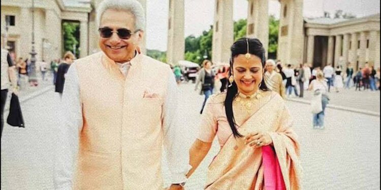 TMC सांसद महुआ मोइत्रा ने BJD नेता पिनाकी मिश्रा से की शादी, जर्मनी में रचाया विवाह