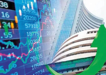 Stock Market Closing: सेंसेक्स 300 अंक चढ़ा, निफ्टी 25,600 के पार; Jio Financial, IndusInd Bank टॉप गेनर