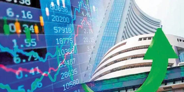 Stock Market Closing: सेंसेक्स 300 अंक चढ़ा, निफ्टी 25,600 के पार; Jio Financial, IndusInd Bank टॉप गेनर
