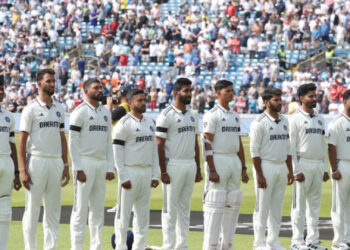 India vs England Test: टीम इंडिया को गेंदबाजी में लगा बड़ा झटका, एक पारी में लुटाए 128 रन, टूटा 11 साल पुराना रिकॉर्ड