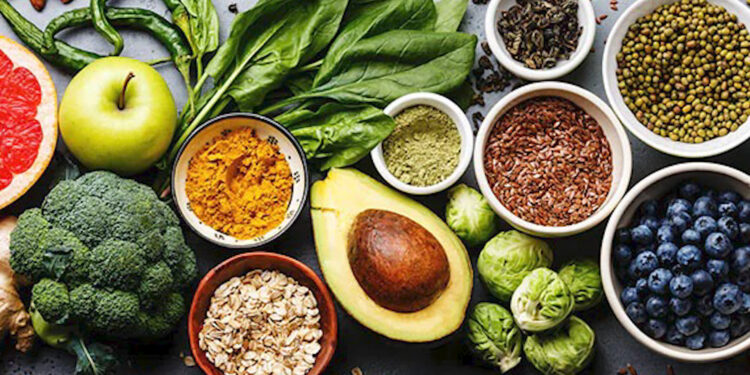 Vitamin B12 की कमी? शाकाहारी लोग ये 5 चीजें ज़रूर शामिल करें डाइट में!