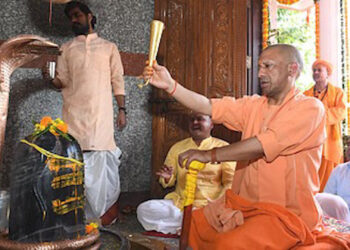 सावन की शिवरात्रि: सीएम योगी आदित्यनाथ ने किया रुद्राभिषेक, प्रदेशवासियों की सुख-समृद्धि की कामना