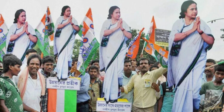 Mamata Banerjee : ममता बनर्जी का विरोध मार्च, BJP शासित राज्यों पर निशाना बंगालियों के उत्पीड़न के खिलाफ कोलकाता में TMC का प्रदर्शन
