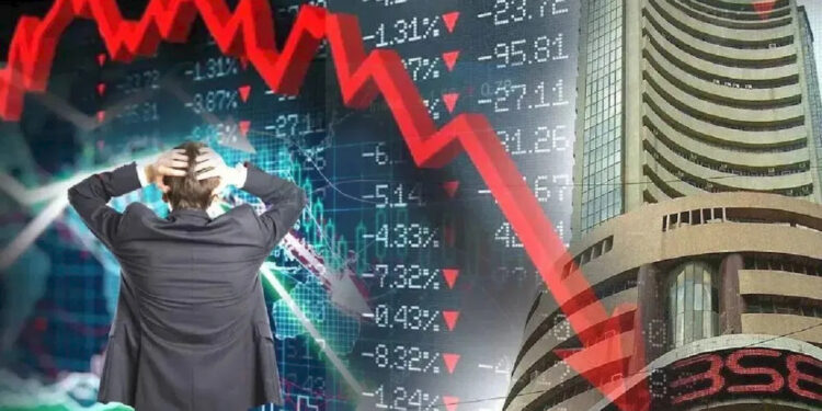 शेयर बाजार में भारी गिरावट: सेंसेक्स 450 अंक टूटा, निफ्टी में 120 अंक की फिसलन; IT और रियल्टी सेक्टर में ज्यादा गिरावट