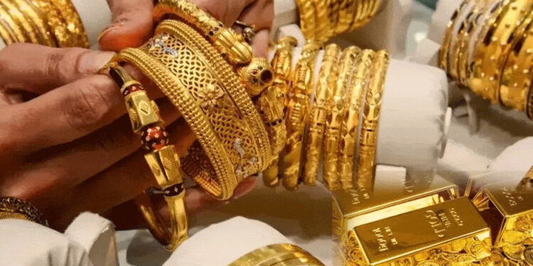 To Day Gold Rate : सोना हुआ सस्ता, चांदी स्थिर – जानिए 7 जुलाई के ताज़ा रेट और निवेश का गणित