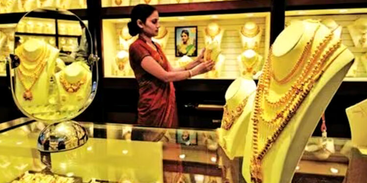 Golde Rate : सोना ₹391 बढ़कर ₹98,687 हुआ, चांदी ₹1.14 लाख प्रति किलो पहुंची: इस साल ₹1.04 लाख तक जा सकता है सोना