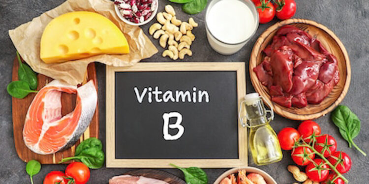 Vitamin B12 सुन्न अंग, थकान और याददाश्त कमजोर? ये हैं विटामिन B12 की कमी के 5 सबसे बड़े लक्षण