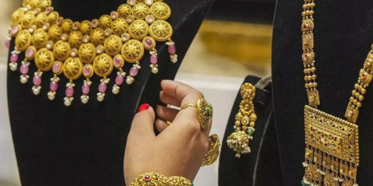 Bhopal Gold-Silver Rate Today: सोने-चांदी की कीमतों में भारी गिरावट, जानें आज के रेट