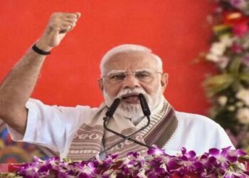 PM Modi Gujarat visit will give the gift of railway road and industry projects