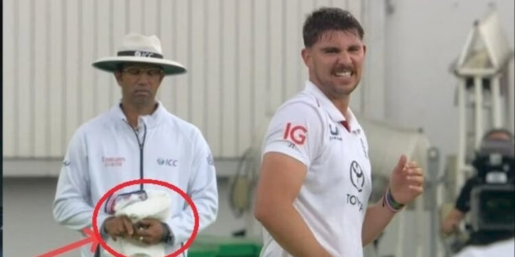 IND vs ENG टेस्ट में अंपायर धर्मसेना पर भड़के बांगर – इंग्लैंड को दिया इशारा?