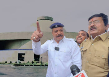 मध्यप्रदेश विधानसभा: वर्दी में बवाल.. सदन सवाल…विपक्षी विधायकों ने क्यों पहनी एमपी पुलिस की वर्दी….