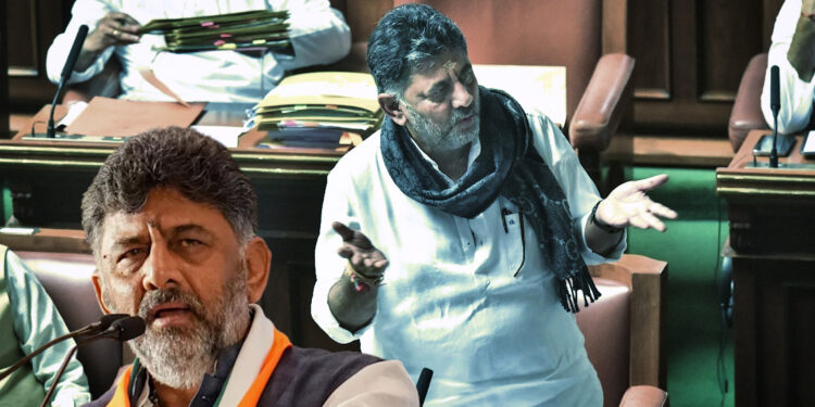 Karnatak Political News: DK शिवकुमार ने RSS प्रार्थना गाकर उड़ाई सियासी हलचल, BJP जॉइन करने की अटकलों पर तोड़ी चुप्पी