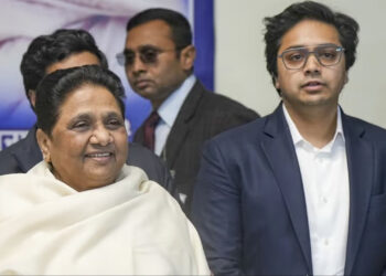 Uttar Pradesh News : मायावती ने भतीजे आकाश आनंद को दी नई जिम्मेदारी, BSP में बड़े बदलाव, आकाश बने दूसरे नंबर के नेता