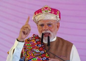 पीएम मोदी का संदेश: हर दुकान पर स्वदेशी का बोर्ड लगाएं, भारतीय उत्पाद खरीदें और GST का फायदा उठाएं