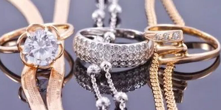 Gold Price to Day : सोने और चांदी की कीमतों में ऐतिहासिक उछाल, निवेशकों के लिए अहम जानकारी