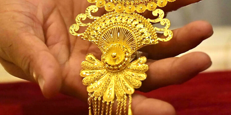 Gold Price Today: सोने-चांदी के भाव में गिरावट: त्योहारी सीजन से पहले निवेशकों को राहत, देखें 8 सितंबर 2025 का ताजा रेट