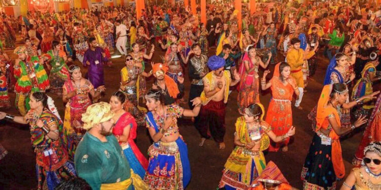 CG News : नवरात्रि पर मुस्लिम युवाओं को गरबा से दूर रहने की नसीहत, छत्तीसगढ़ वक्फ बोर्ड अध्यक्ष ने बताई वजह