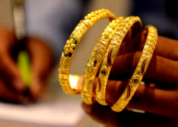 Gold Price Today: सोने-चांदी की कीमतों में गिरावट: नवरात्रि पर मिली राहत, जानिए आपके शहर का भाव