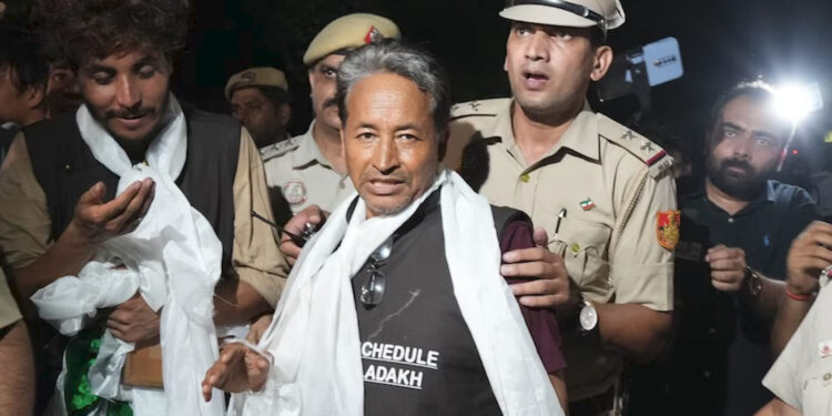 Ladakh Protest: लद्दाख हिंसा पर DGP का खुलासा: सोनम वांगचुक पर विदेशी संपर्कों के आरोप