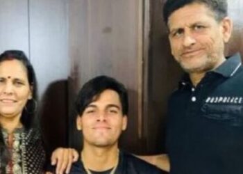 Cricketer Rahul Chahar father was attacked by cyber criminals with a digital arrest