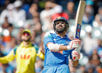 Rohit Sharma Century: रोहित शर्मा ने ऑस्ट्रेलिया में जड़ा 50वां इंटरनेशनल शतक, विराट को छोड़ा पीछे