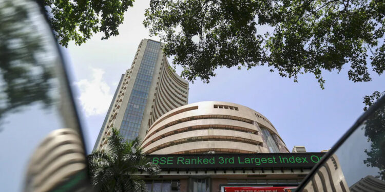 Share Market Rise: शेयर बाजार 23 अक्टूबर 2025: सेंसेक्स 800 अंक उछला, विदेशी निवेश और व्यापार समझौते से नई तेजी