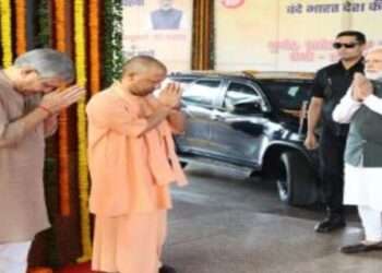 PM Modi flags off Vande Bharat Express between Varanasi and Khajuraho