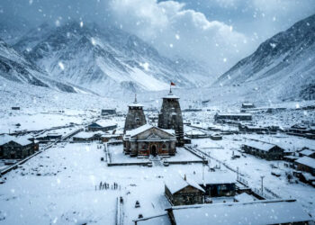 Uttarakhand Weather Update: बद्रीनाथ-केदारनाथ में बर्फ की चादर, इस बार गलन वाली सर्दी की आहट!