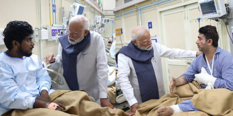 PM Modi पहुंचे LNJP अस्पताल: लाल किला ब्लास्ट के घायलों से मिले, बोले– साजिशकर्ताओं को नहीं बख्शा जाएगा